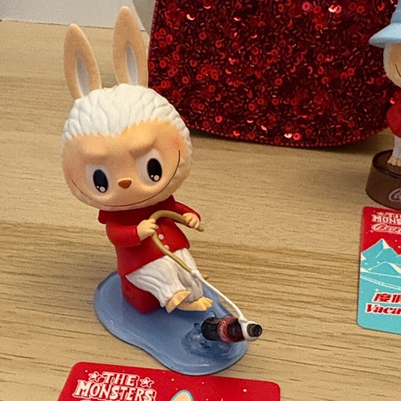 Coca-Cola labulus Figurines with cards- Popmart - Picture 6 of 7